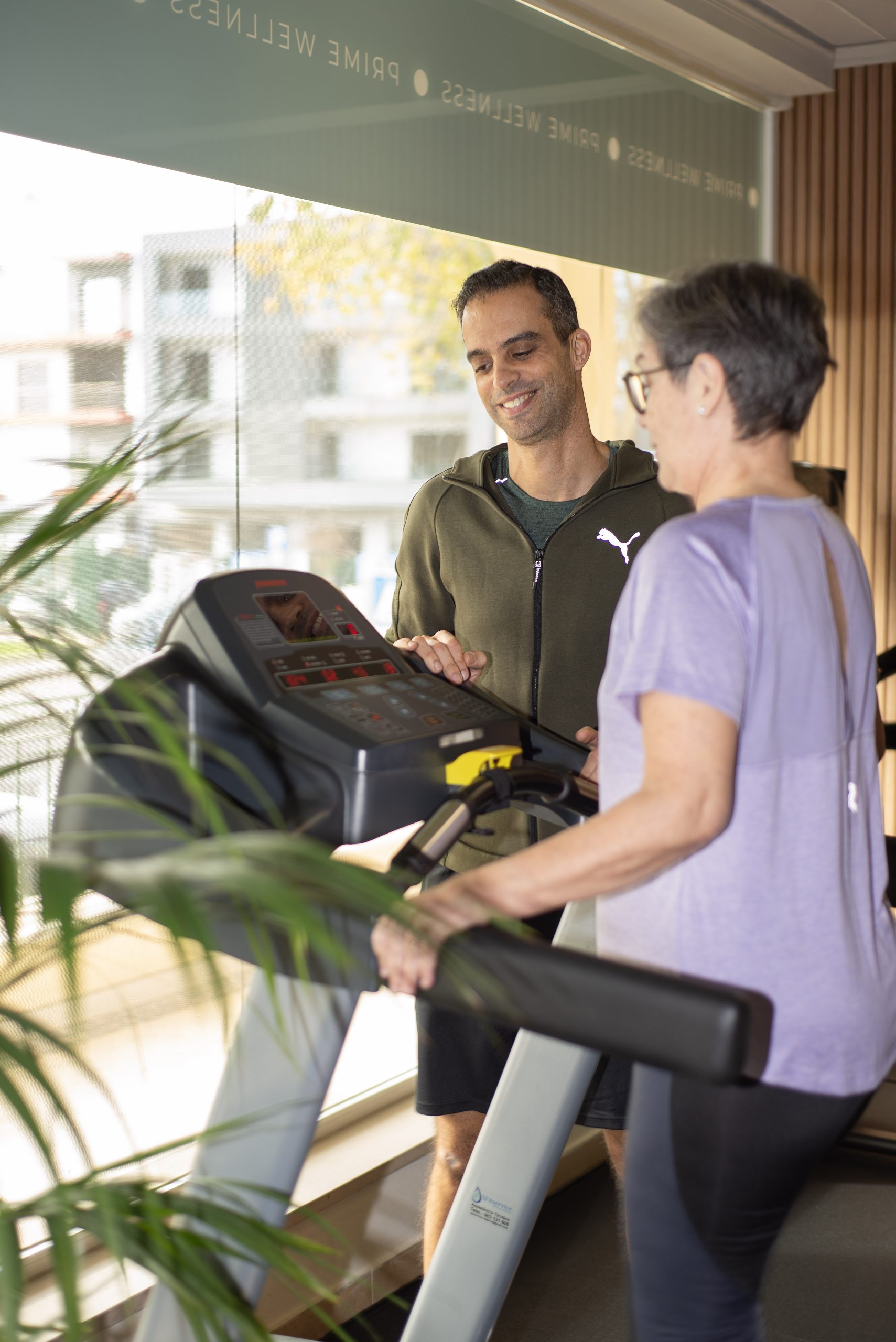 personal trainer João Martins a orientar treino personalizado no Algarve